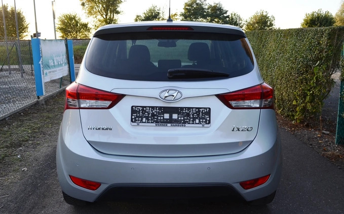 Hyundai ix20 cena 35900 przebieg: 80000, rok produkcji 2010 z Niepołomice małe 277